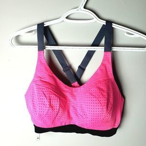 EUC- Victoria Sport sport bra - size 34C